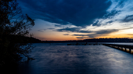 Lake Washington  Sunset at Log Boom Park © John
