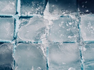 사각형 모양의 부서진 얼음배경 
