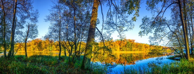 Fototapeta jesień na Mazurach w północno-wschodniej Polsce obraz