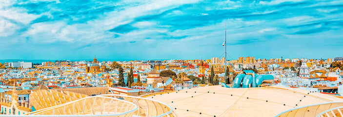 Fototapeta na wymiar Panoramic view of the city of Seville from the observation platf
