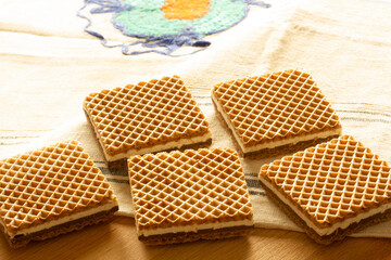 Crispy wafers with chocolate and hazelnut cream