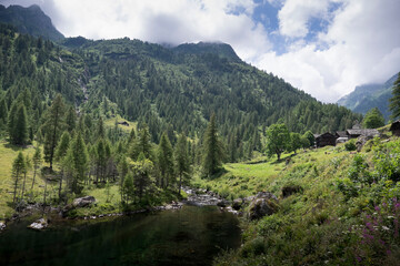 Fototapeta na wymiar Italian mountain landscape