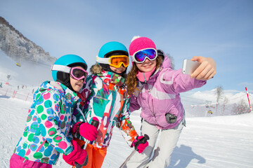 family  in the  ski resort