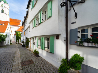 Günzburg Bayern Schwaben Deutschland Kirche Blauer Himmel haus