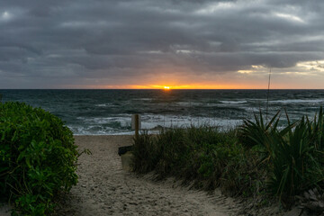 Fototapeta na wymiar Sunrise over the oean.