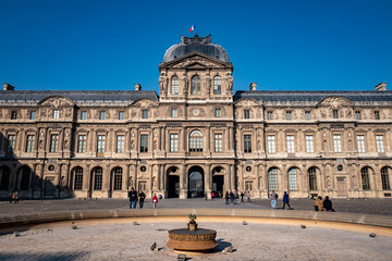 Fototapeta na wymiar musée du Louvre