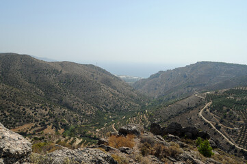 Fototapeta na wymiar La côte vue depuis le village d'Orino à Iérapétra en Crète