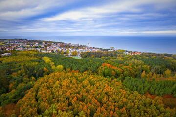 Luftbildaufnahme und Panorama herbstliches Kühlungsborn an der Ostsee