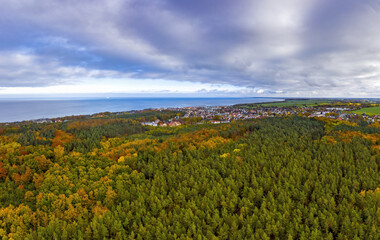 Luftbildaufnahme und Panorama herbstliches Kühlungsborn an der Ostsee