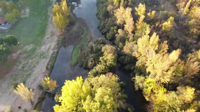 krajobraz rzeka drzewa natura woda jesień