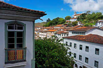 Fototapeta na wymiar Balcony on facade in Ouro Preto, Brazil