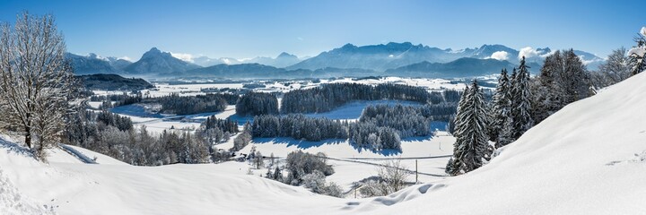 Fototapeta na wymiar Panorama Landschaft im Winter im Allgäu
