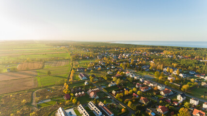 Jantar nad jeziorkiem z drona © Marcin