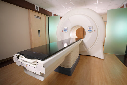 tomography cancer treatment machine in hospital with no people