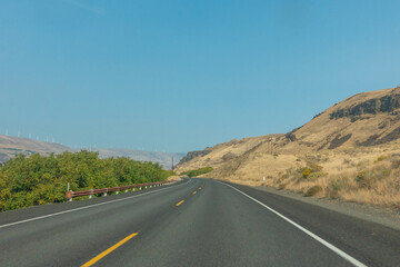 Fototapeta na wymiar Freeway across the desert in east Oregon