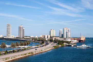 Fototapeta na wymiar Miami MacArthur Causeway and Main Channel