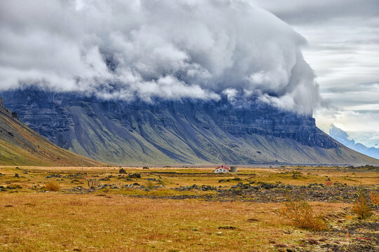 Wave of cloudes , Icelandic weather
