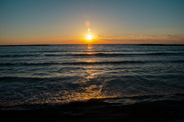 Obraz premium yellow sunset in the seascape