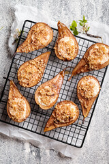 Baked pears with ricotta cheese and walnuts