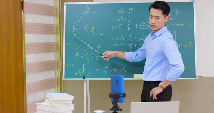 male math teacher teach online