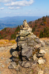 秋の武奈ヶ岳 登山道のケルン