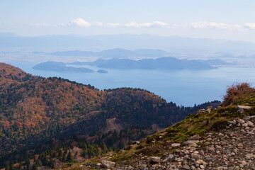 秋の武奈ヶ岳 山頂から琵琶湖方面を望む