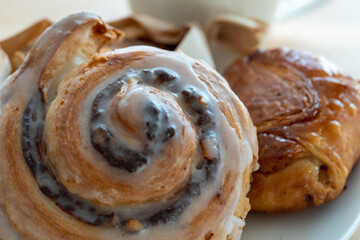 パン　シナモンロール