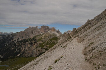 Hiking around the stunning and dramatic Drei Zinnen / Tre Cime di Lavaredo mountains in the Dolomites of Northern Italy