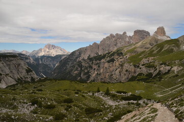 Fototapeta na wymiar Hiking around the stunning and dramatic Drei Zinnen / Tre Cime di Lavaredo mountains in the Dolomites of Northern Italy