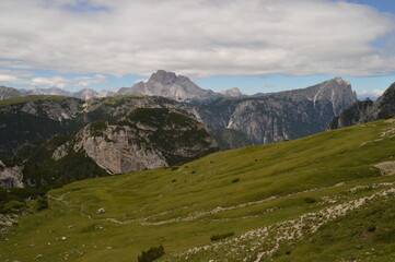 Fototapeta premium Hiking around the dramatic and beautiful Tre Cime / Drei Zinnen mountains in Lavaredo Dolomites in Northern Italy