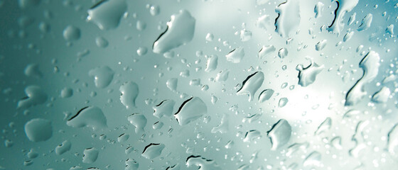 Bannière de gouttes de pluie sur une vitre