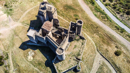 Luftbild Drohnenfoto Château de Portes Gard Occitanie	
