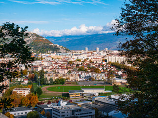 Grenoble, la Chatreuse et Belledonne vue depuis les hauteurs du Vercors.
