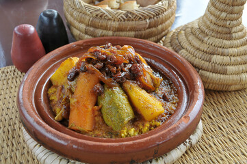 Cus cus con verduras y cebolla caramelizada en Marrakech