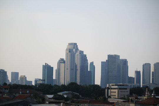city skyline © Lambok