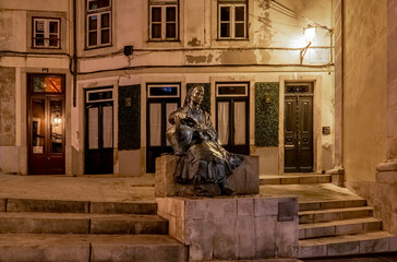Estátua da Tricana de Coimbra, Coimbra à noite, Portugal