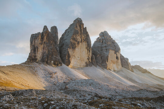 Italy, South Tirol, Sexten Dolomites, Tre Cime di Lavaredo, Rock formations on top of mountain
