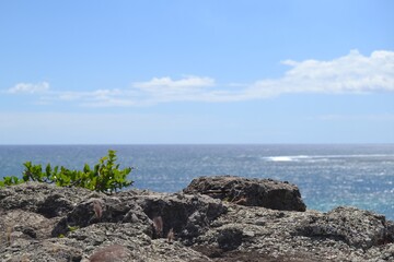 Fototapeta na wymiar Horizon through rocks on a sunny day