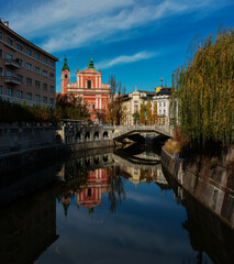 Fototapeta na wymiar view of the river in the old 17-st town of Slovenia country