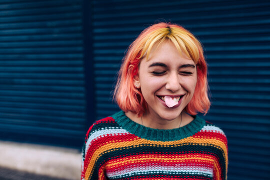 Gen Z woman chewing gum