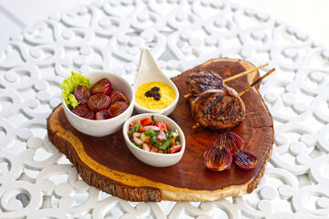 PETISCO ESPETINHO LOMBO DE CORDEIRO