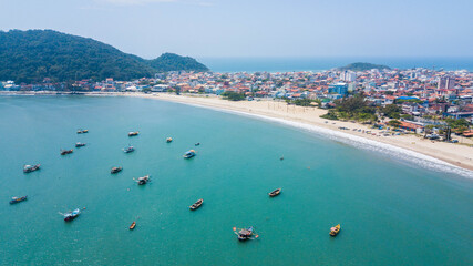 Obraz premium Aerial view of Enseada beach, in São Francisco do Sul, Santa Catarina