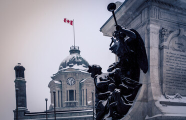 Fototapeta premium statue in winter in Quebec city