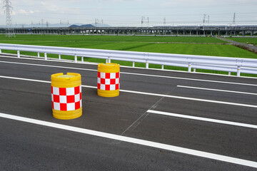 道路の緩衝水タンク