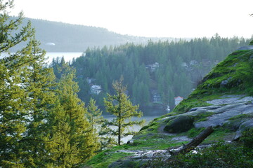 崖から見下ろす景色