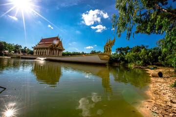 Obraz premium background of important religious sites in Ubon Ratchathani province of Thailand,with ancient pagodas and beautiful churches,for future generations to study the history(Wat Sa Prasan Suk)