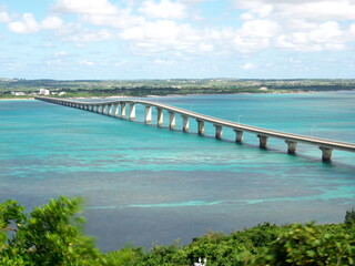 Obraz premium Okinawa,Japan-October 29, 2020: Kurima Bridge viewed from Kurima island 