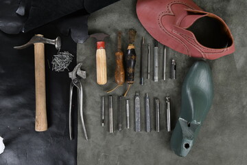 shoe pads
shoe hammer
leather
handwork
handmade shoes
workshop
