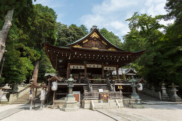 日牟禮八幡宮の拝殿