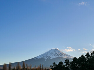 Fototapeta premium View of Mount Fuji from the bridge over Lake Kawaguchiko in the evening.
